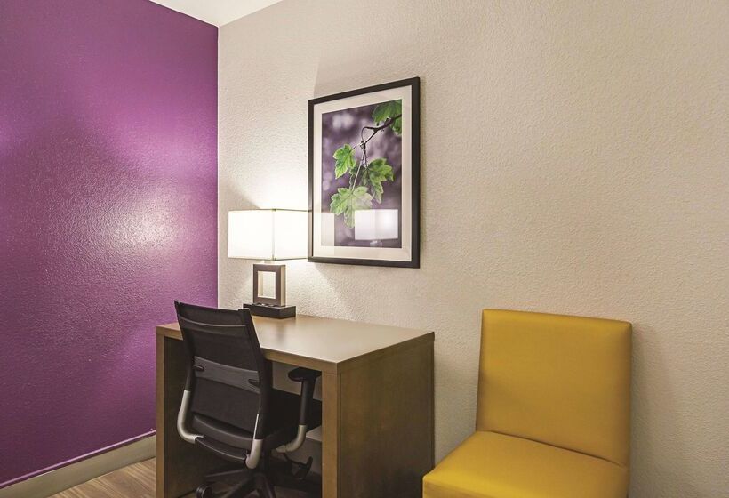 هتل Wingate By Wyndham Galveston East Beach