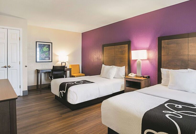 هتل Wingate By Wyndham Galveston East Beach