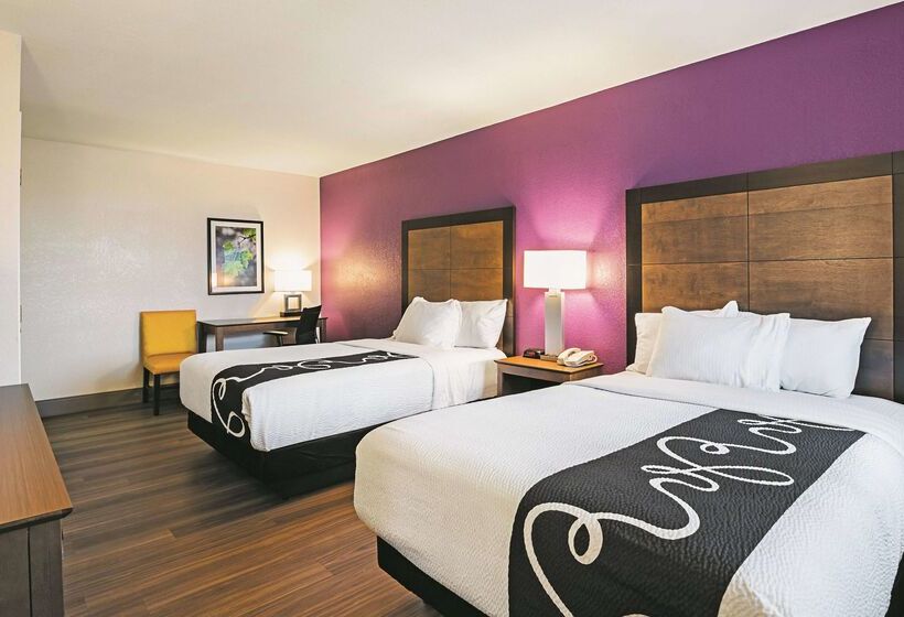 هتل Wingate By Wyndham Galveston East Beach