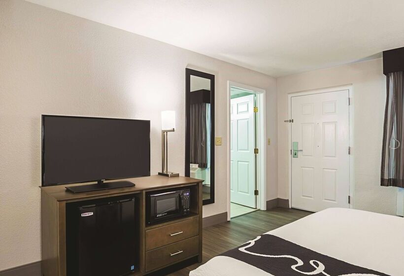 هتل Wingate By Wyndham Galveston East Beach