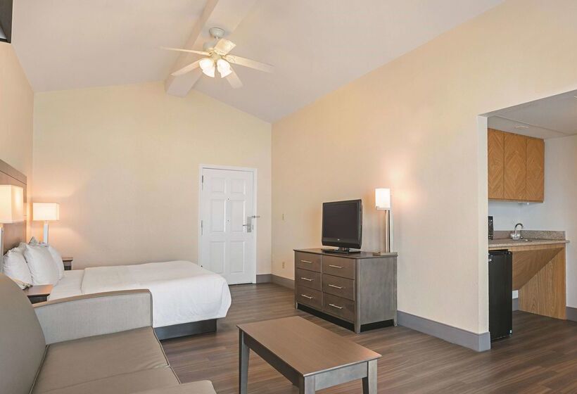 هتل Wingate By Wyndham Galveston East Beach