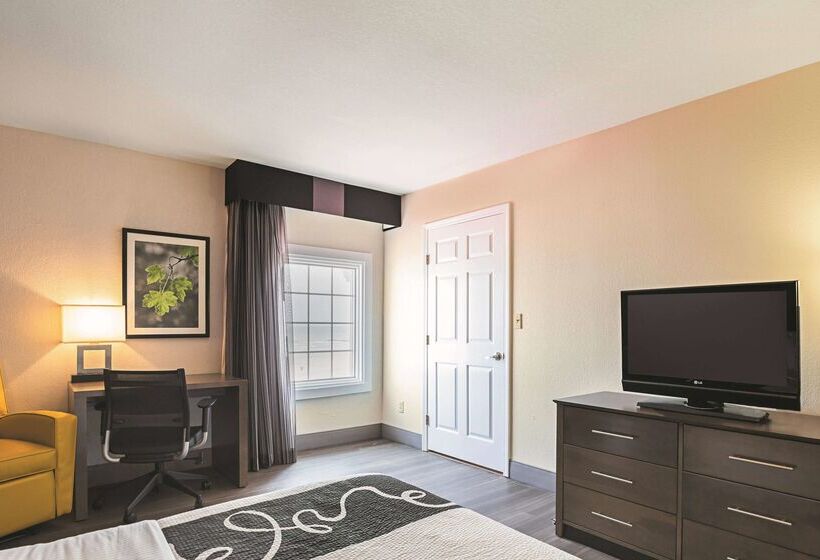 هتل Wingate By Wyndham Galveston East Beach