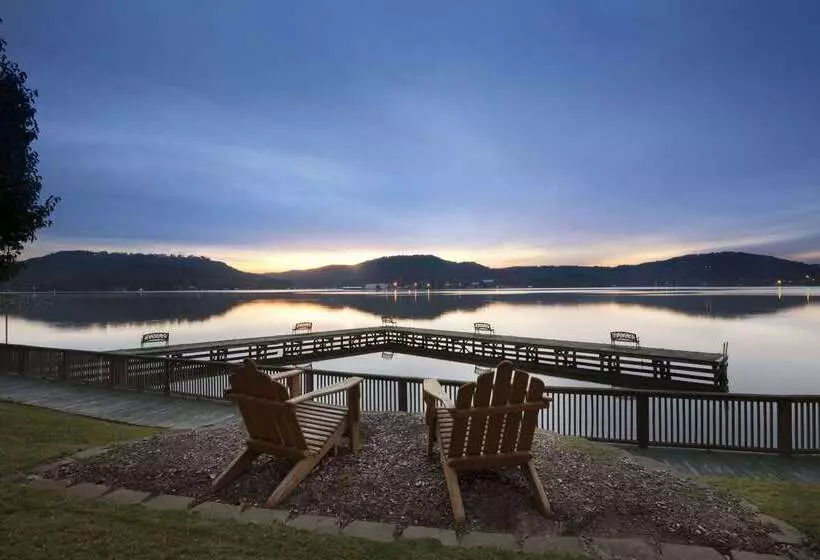 فندق Wyndham Garden Lake Guntersville