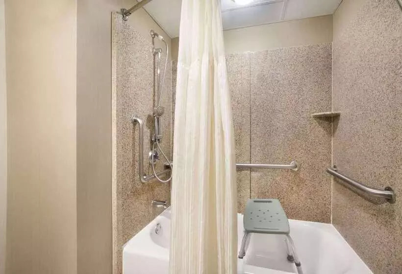 فندق Wyndham Garden Lake Guntersville