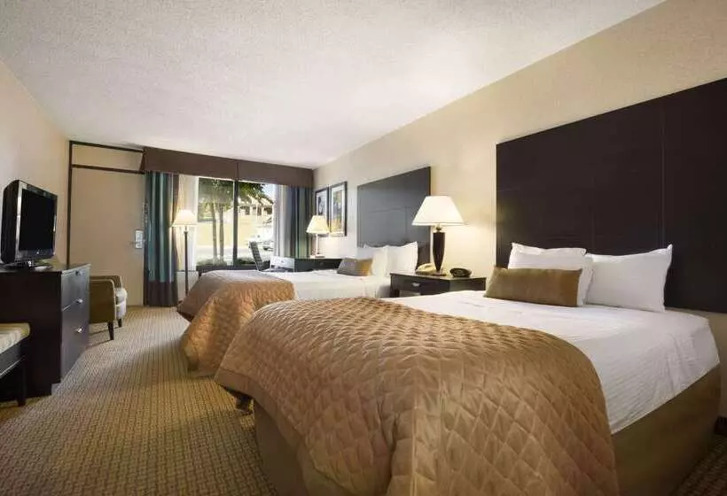 فندق Wyndham Garden Lake Guntersville