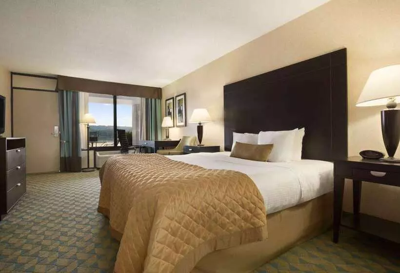 فندق Wyndham Garden Lake Guntersville