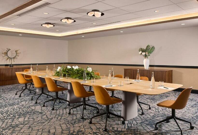 Mayfair House Hotel & Garden