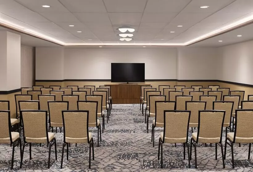 Mayfair House Hotel & Garden