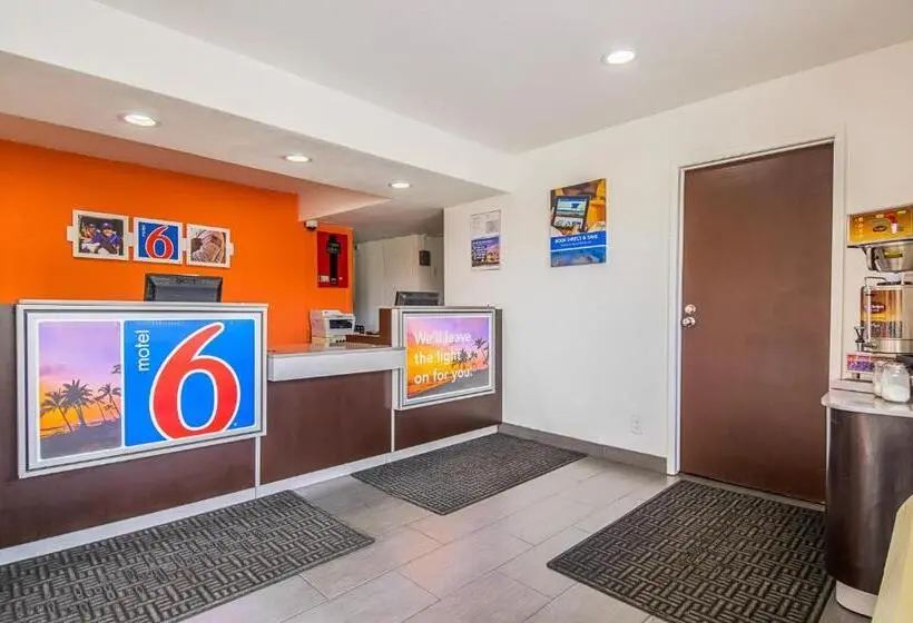 Motel 6 Bakersfield, Ca Airport
