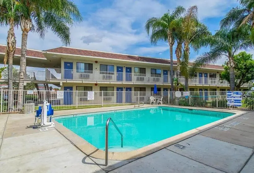 Motel 6 Bakersfield, Ca Airport