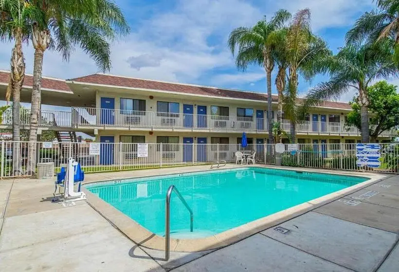 Motel 6 Bakersfield, Ca Airport