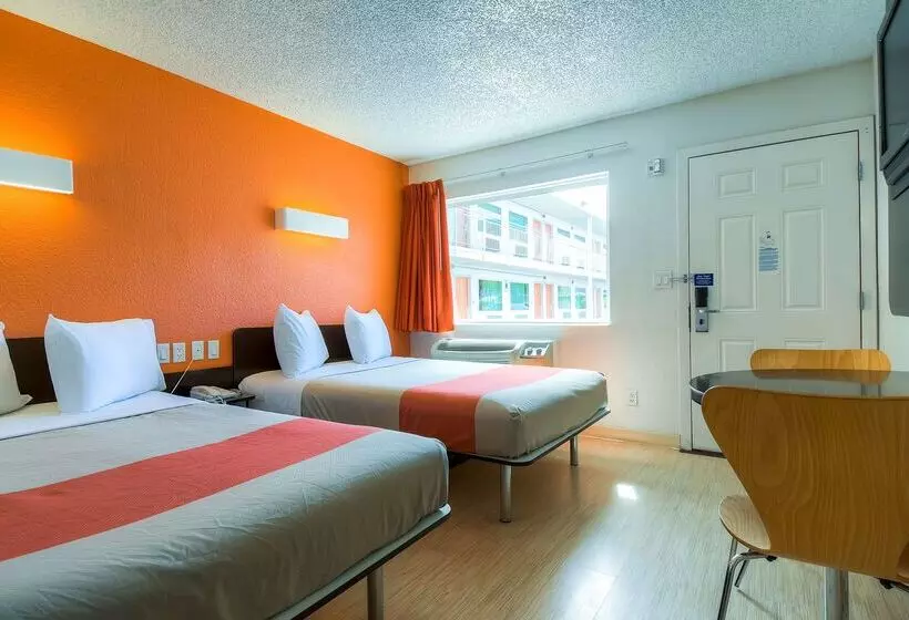 Motel 6 Las Vegas, Nv   Tropicana