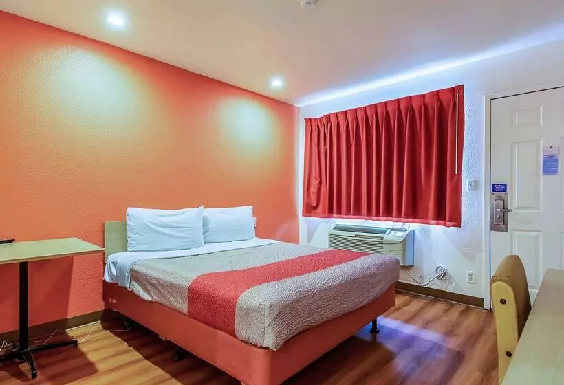 Motel 6 Bakersfield, Ca  Airport