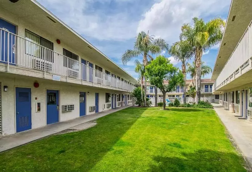 Motel 6 Bakersfield, Ca  Airport