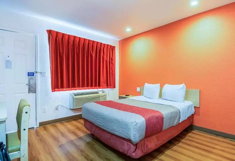 Motel 6 Bakersfield, Ca  Airport