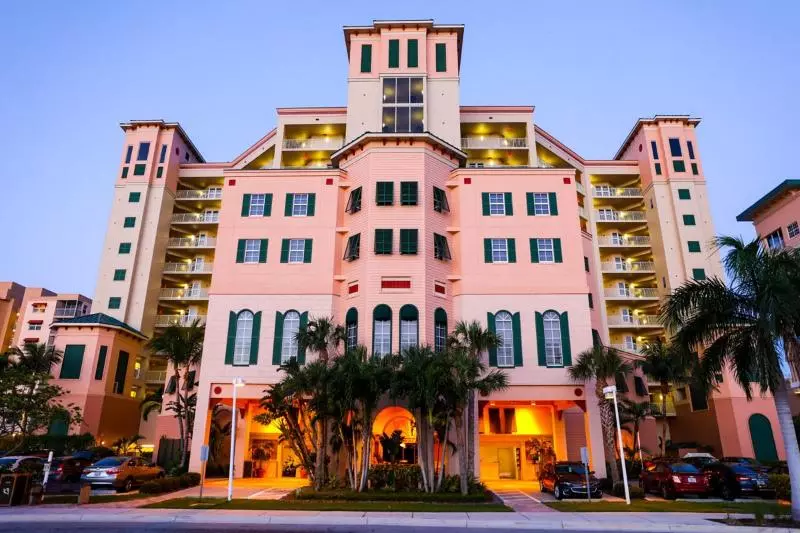 Pink Shell Beach Resort And Marina