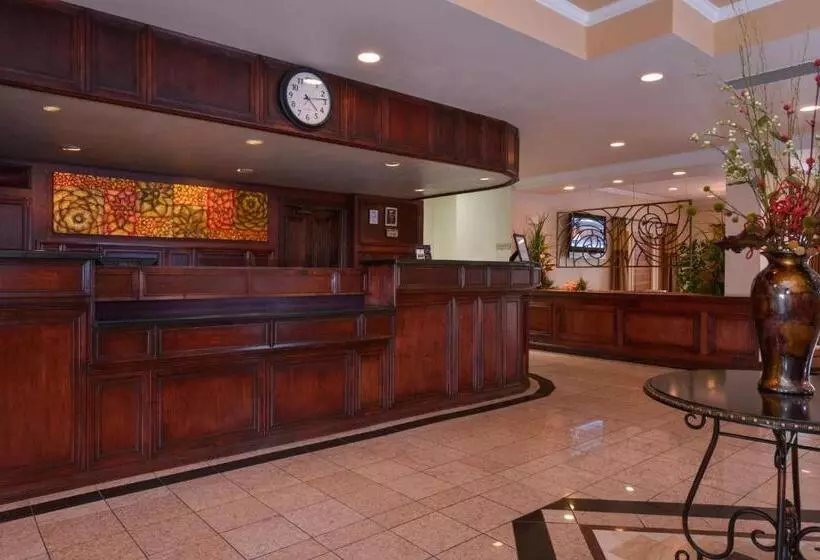 Wyndham Tucson Airport Hotel & Conference Center