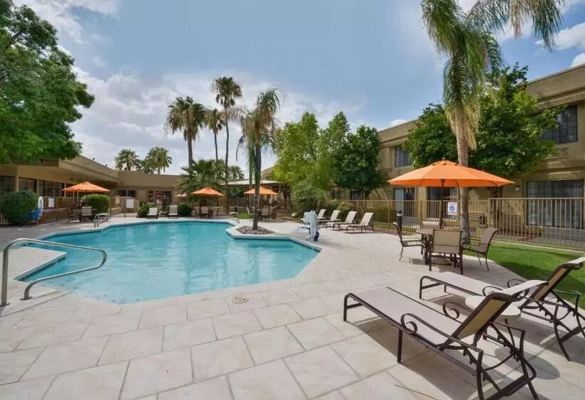 Wyndham Tucson Airport Hotel & Conference Center