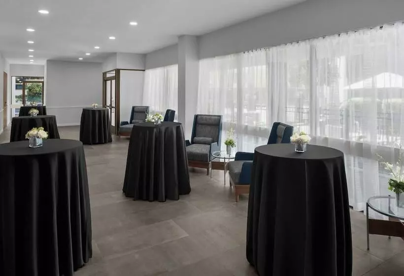 فندق Courtyard San Jose Airport