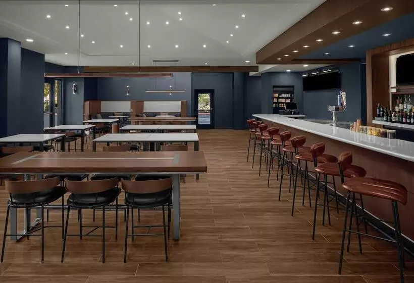 فندق Courtyard San Jose Airport