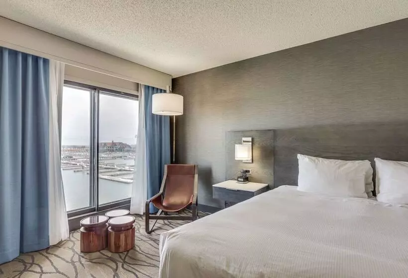 Doubletree By Hilton Hotel Racine Harbourwalk