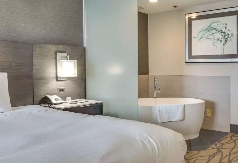 Doubletree By Hilton Hotel Racine Harbourwalk