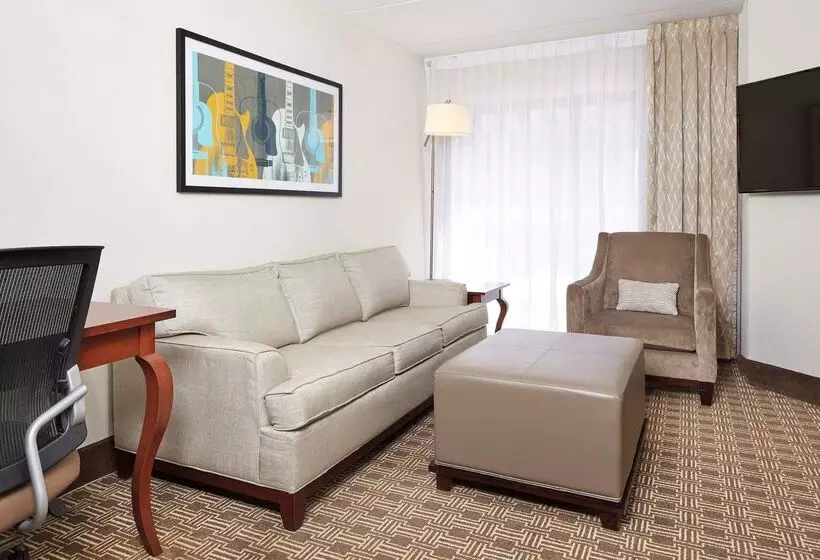 هتل Doubletree Suites By Hilton Nashville Airport