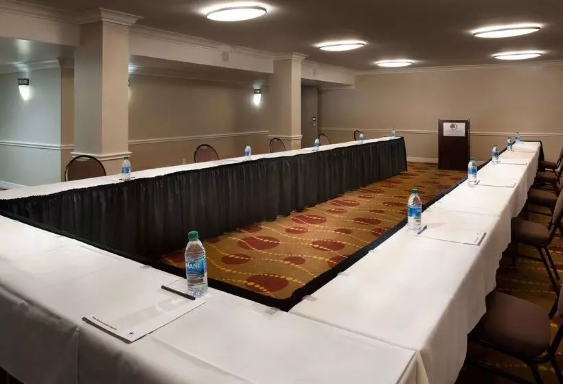 Otel Doubletree By Hilton Memphis Downtown