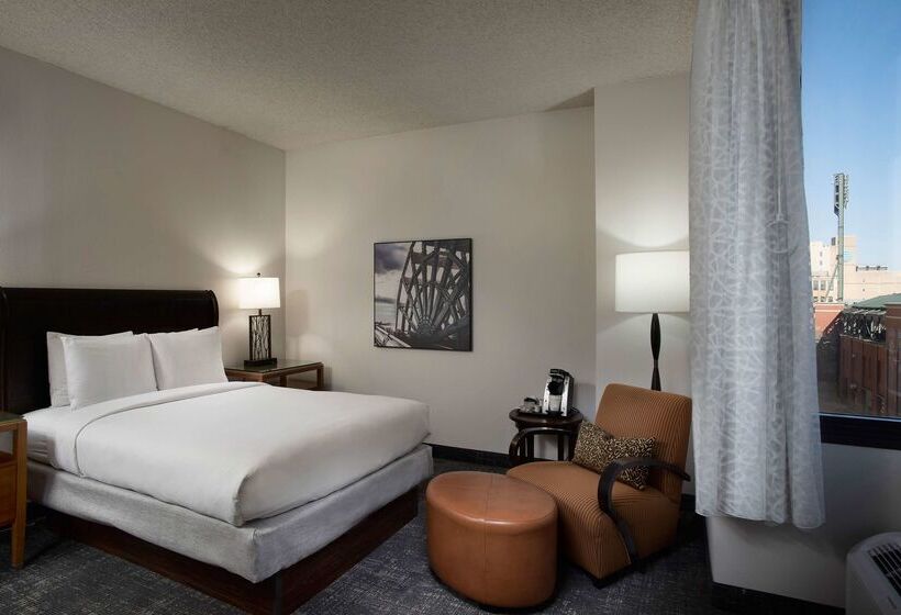 فندق Doubletree By Hilton Memphis Downtown