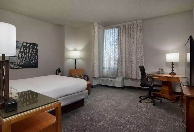 Otel Doubletree By Hilton Memphis Downtown