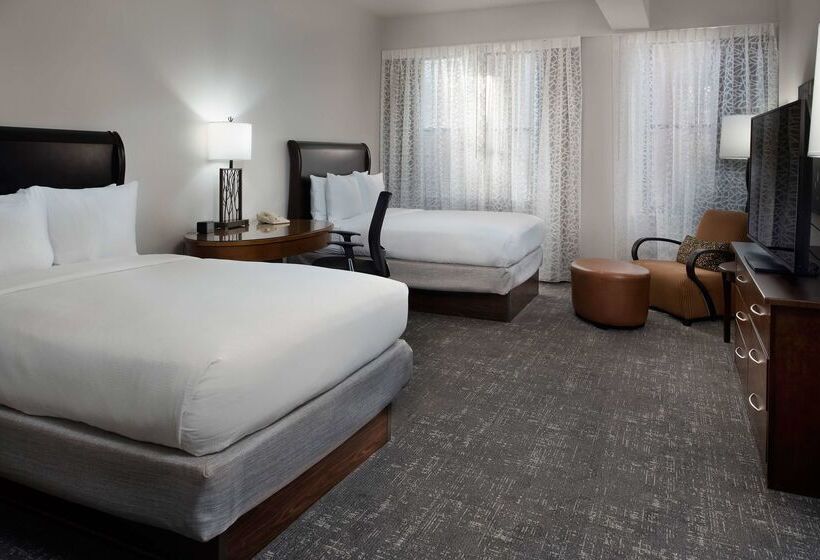 فندق Doubletree By Hilton Memphis Downtown