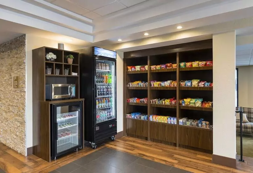 בית מלון כפרי Four Points By Sheraton Milwaukee Airport