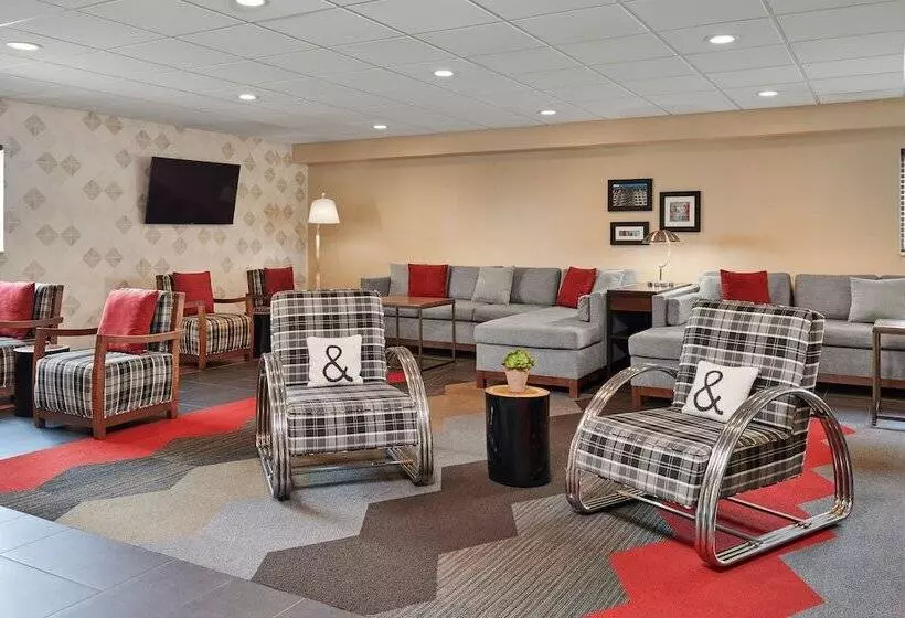 בית מלון כפרי Four Points By Sheraton Milwaukee Airport