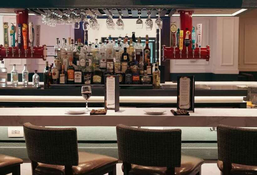 בית מלון כפרי Hilton Palm Beach Pbi