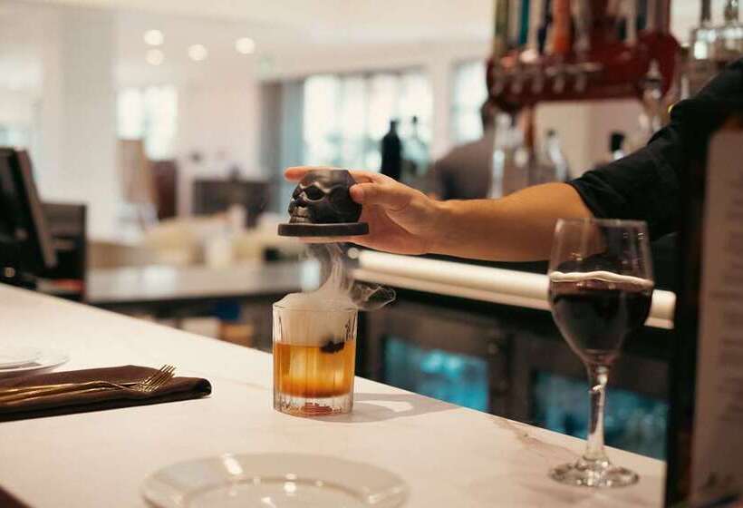 בית מלון כפרי Hilton Palm Beach Pbi