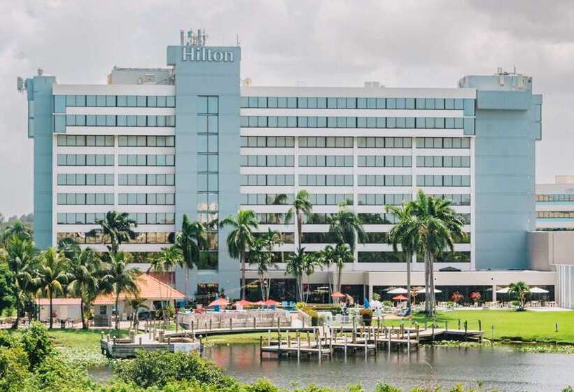 בית מלון כפרי Hilton Palm Beach Pbi