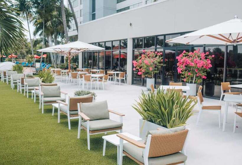 בית מלון כפרי Hilton Palm Beach Pbi