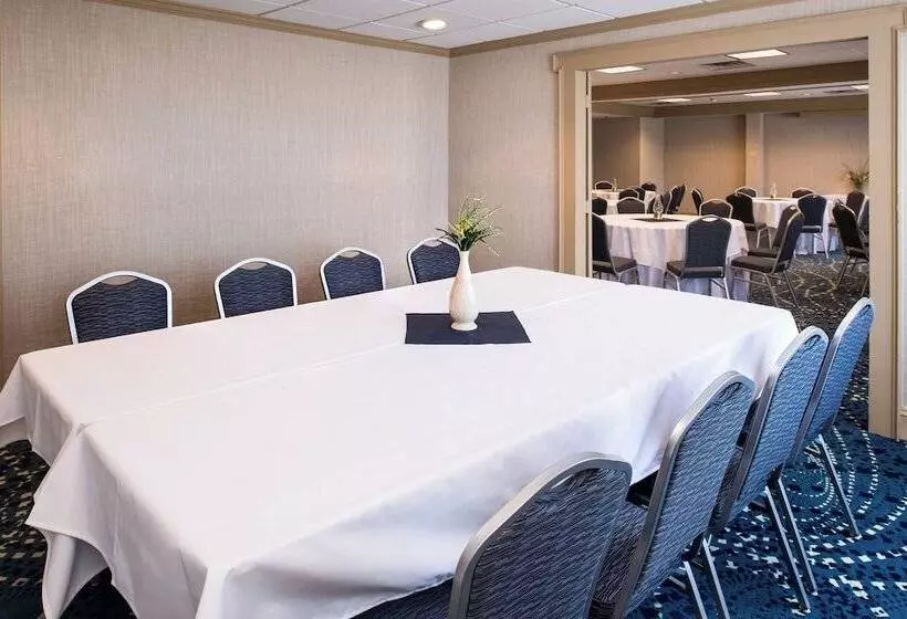 Szálloda Holiday Inn Concord Downtown, An Ihg