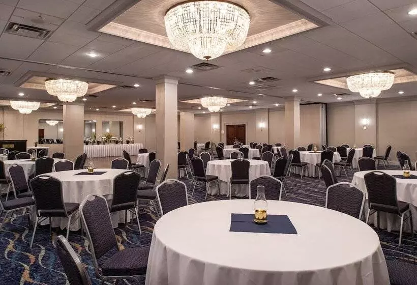 Szálloda Holiday Inn Concord Downtown, An Ihg