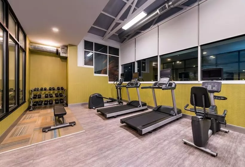 Szálloda Holiday Inn Concord Downtown, An Ihg