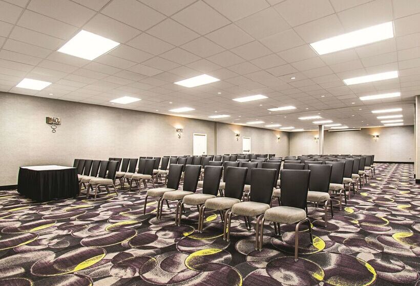 فندق La Quinta By Wyndham Cincinnati Sharonville