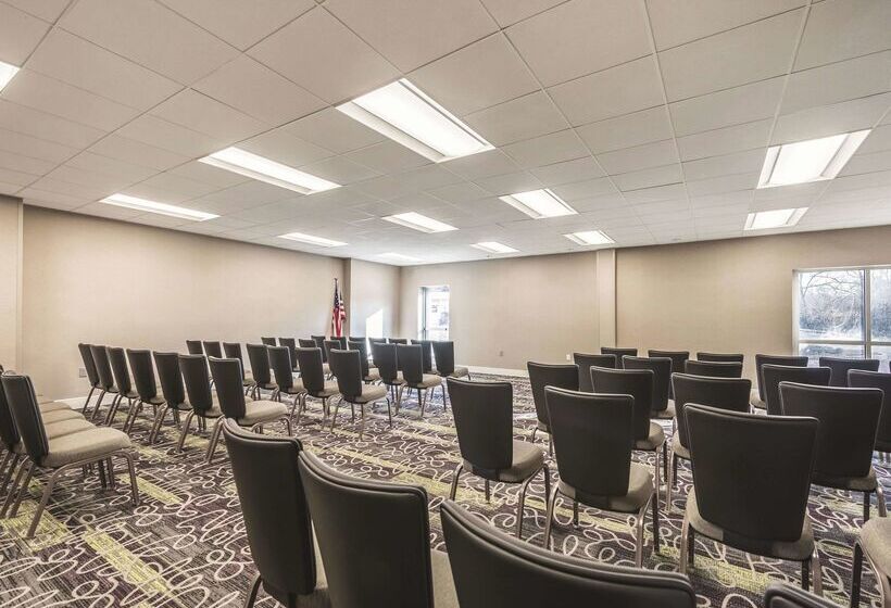 فندق La Quinta By Wyndham Cincinnati Sharonville