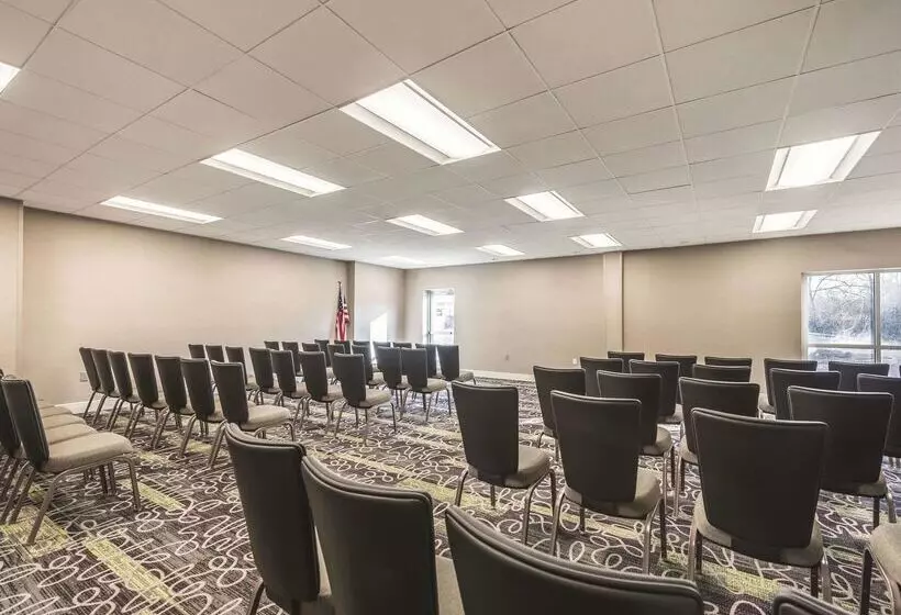 酒店 La Quinta By Wyndham Cincinnati Sharonville