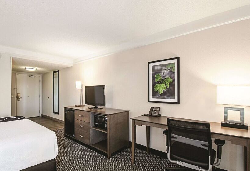 فندق La Quinta By Wyndham Cincinnati Sharonville