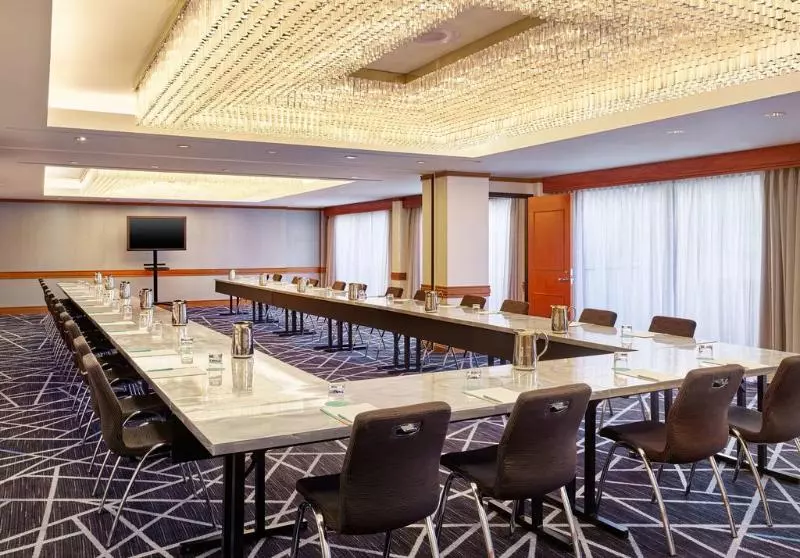 فندق The Jay, Autograph Collection