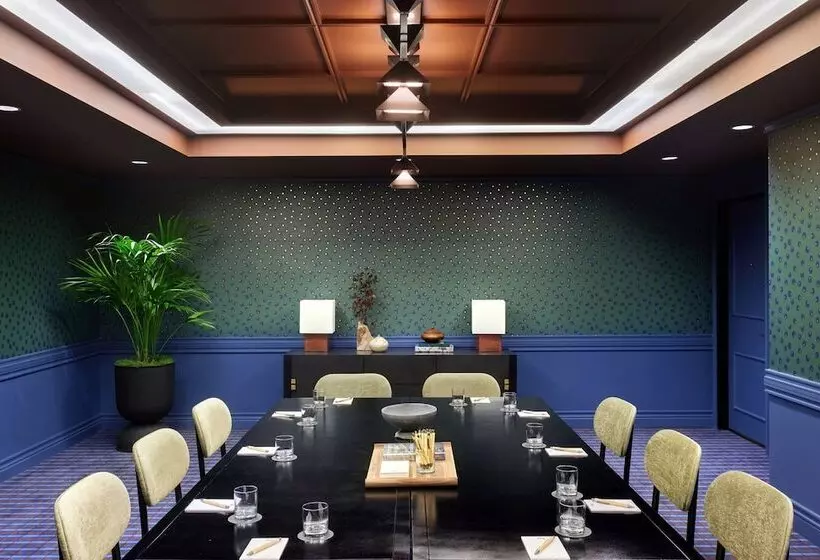 فندق The Jay, Autograph Collection