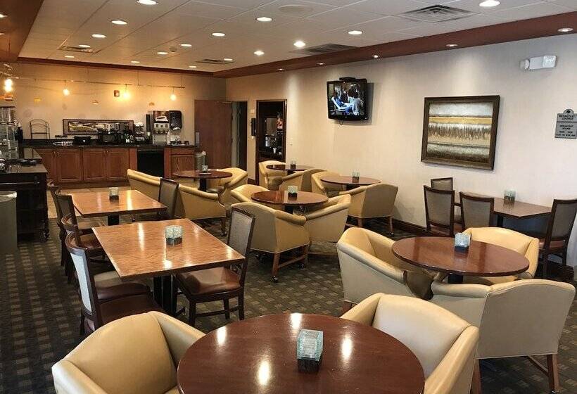 هتل Norfolk Country Inn And Suites