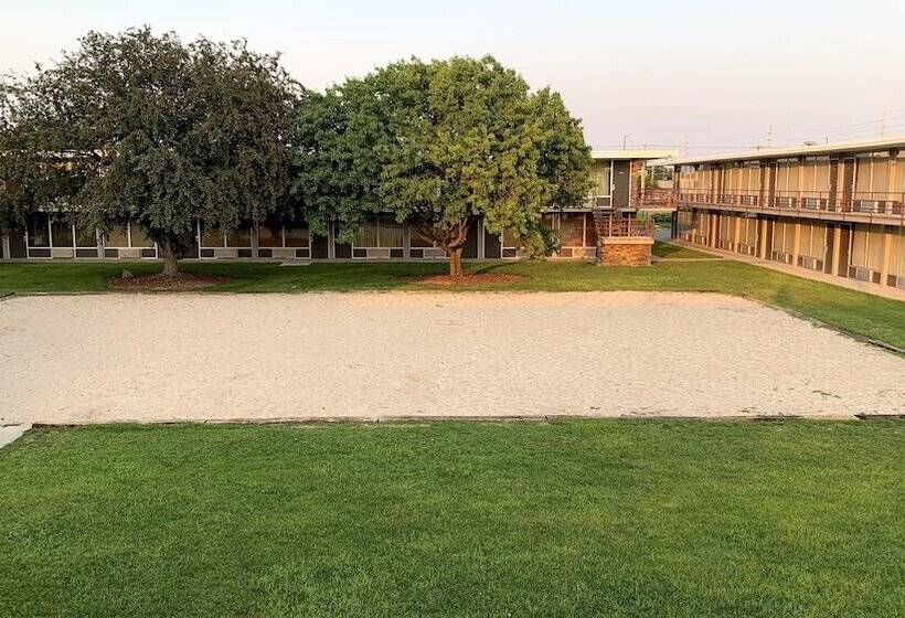 هتل Norfolk Country Inn And Suites