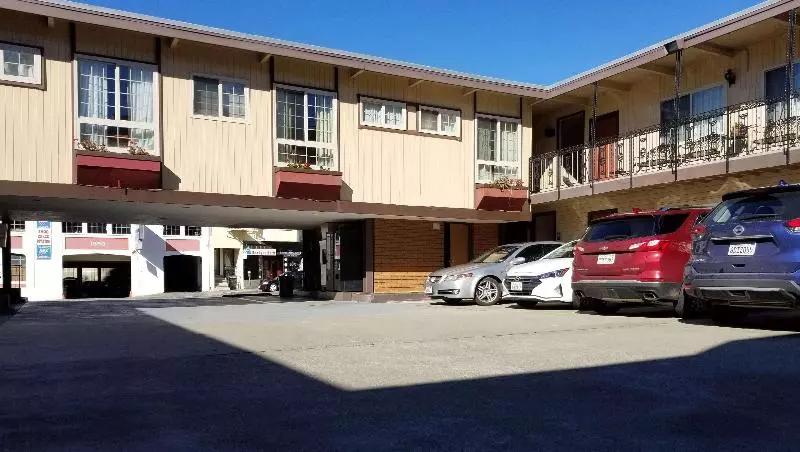 ホテル Pacific Heights Inn