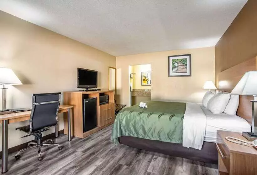 בית מלון כפרי Quality Inn